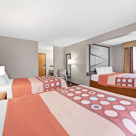 Super 8 By Wyndham Waverly Ngoại thất bức ảnh