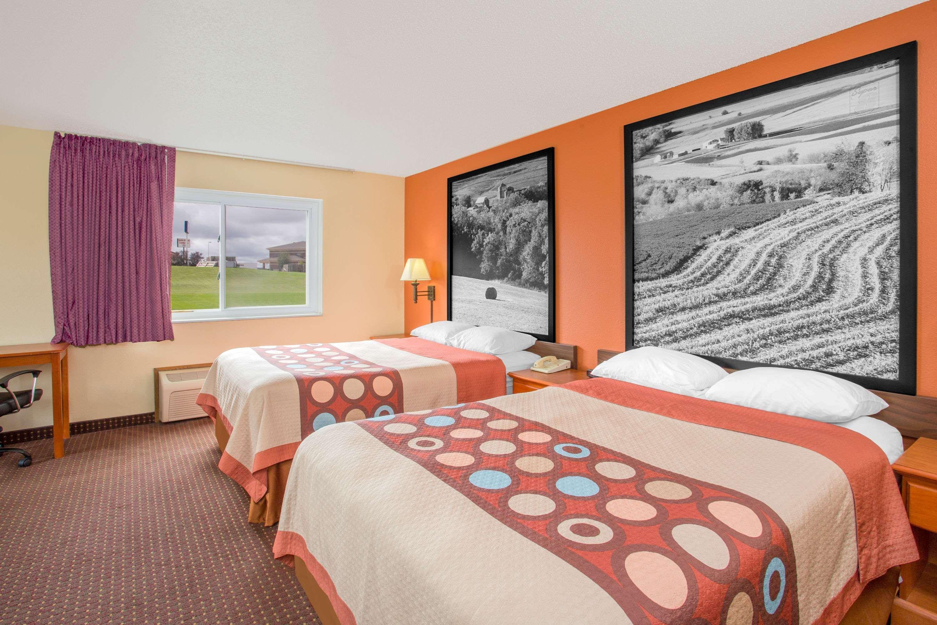 Super 8 By Wyndham Waverly Ngoại thất bức ảnh