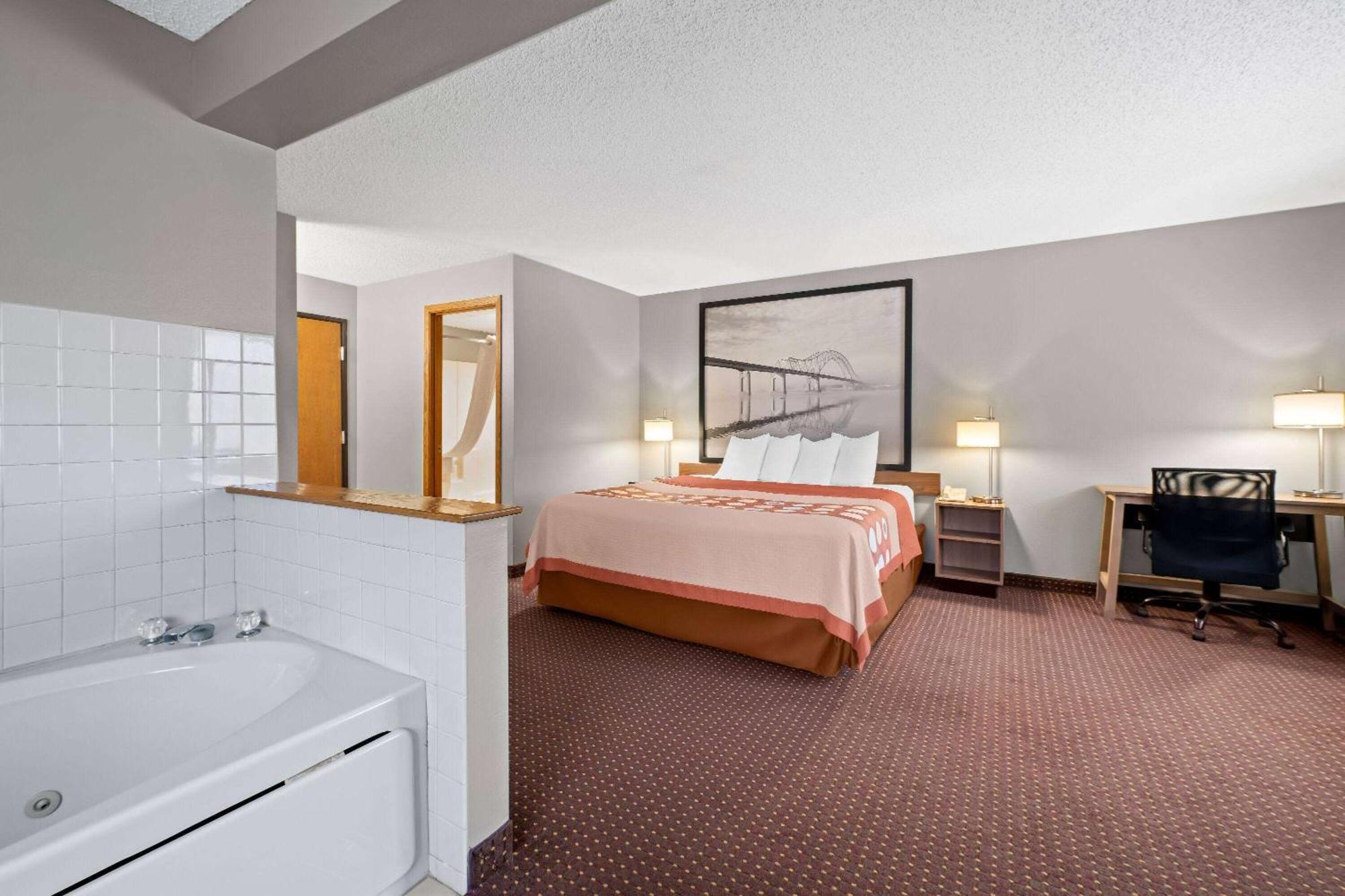 Super 8 By Wyndham Waverly Ngoại thất bức ảnh