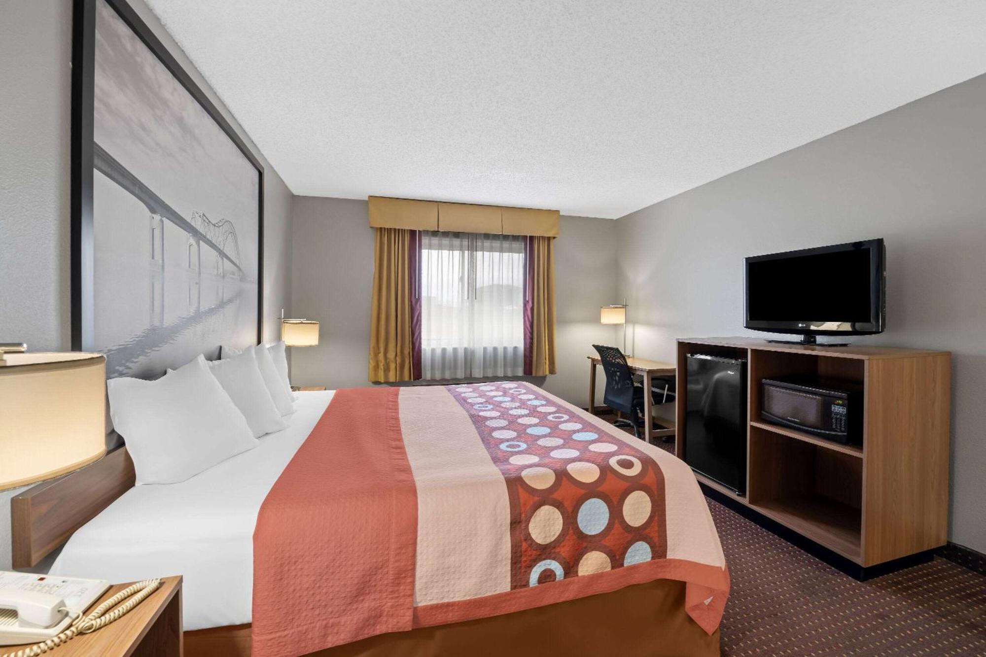 Super 8 By Wyndham Waverly Ngoại thất bức ảnh